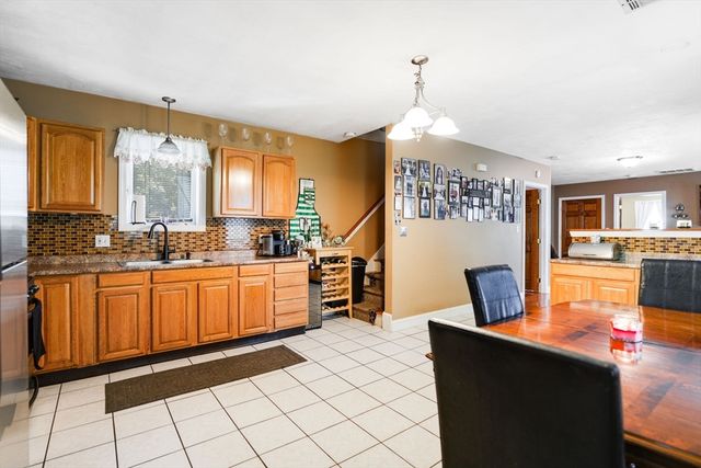 402 Cottage St, New Bedford, MA 02740