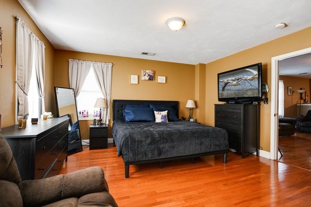 402 Cottage St, New Bedford, MA 02740