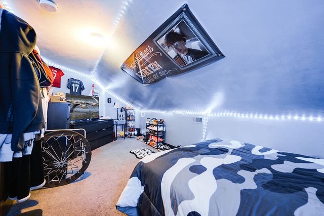 402 Cottage St, New Bedford, MA 02740