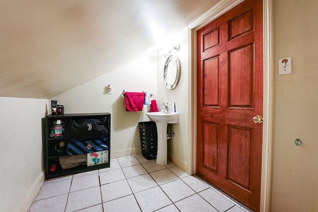 402 Cottage St, New Bedford, MA 02740