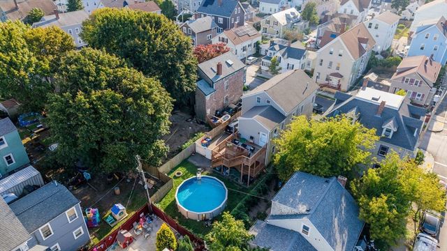 402 Cottage St, New Bedford, MA 02740