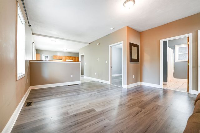 402 Cottage St, New Bedford, MA 02740