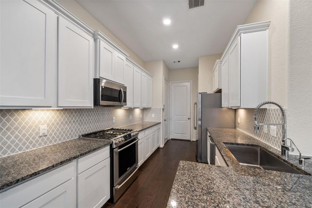 708 Ivory Manor Drive, Houston, TX 77018