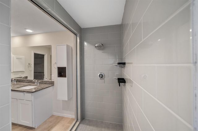 708 Ivory Manor Drive, Houston, TX 77018