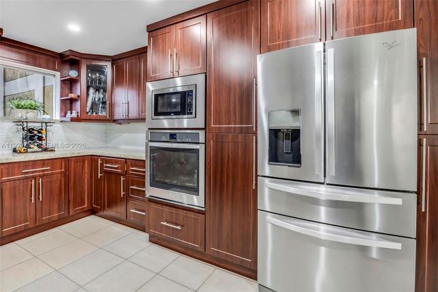 9210 Fontainebleau Blvd 104, Miami, FL 33172