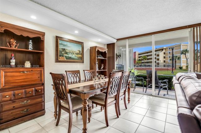 9210 Fontainebleau Blvd 104, Miami, FL 33172