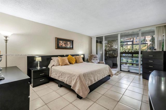 9210 Fontainebleau Blvd 104, Miami, FL 33172