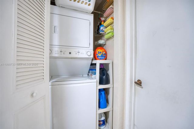 9210 Fontainebleau Blvd 104, Miami, FL 33172