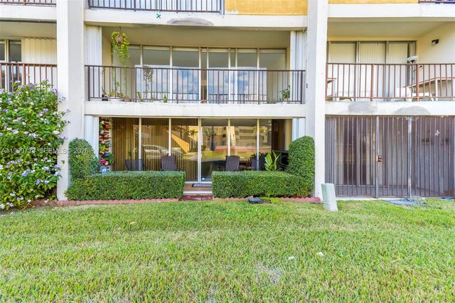 9210 Fontainebleau Blvd 104, Miami, FL 33172