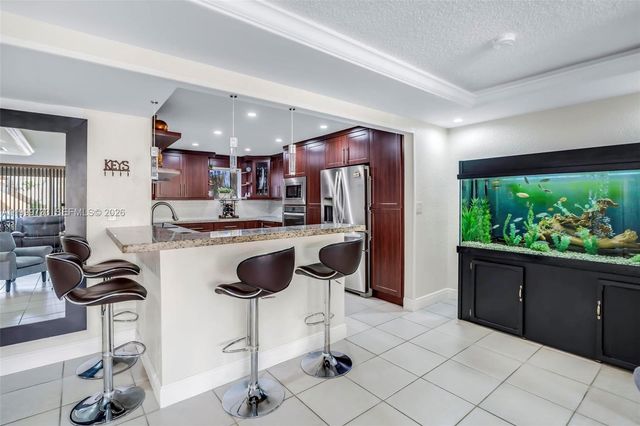 9210 Fontainebleau Blvd 104, Miami, FL 33172