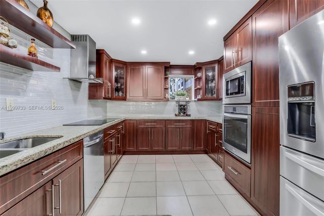 9210 Fontainebleau Blvd 104, Miami, FL 33172