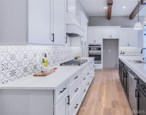 439 Landscape Court, Webster Groves, MO 63119