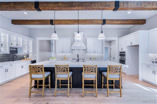 439 Landscape Court, Webster Groves, MO 63119