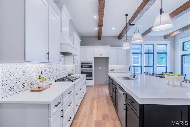 439 Landscape Court, Webster Groves, MO 63119