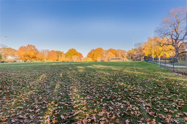 439 Landscape Court, Webster Groves, MO 63119