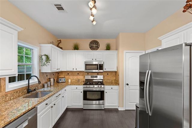 4405 RED ROCK Point, Suwanee, GA 30024