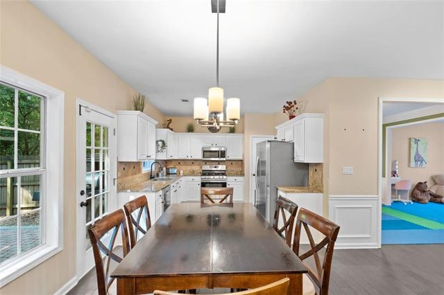 4405 RED ROCK Point, Suwanee, GA 30024