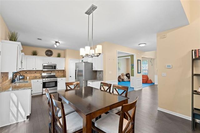 4405 RED ROCK Point, Suwanee, GA 30024