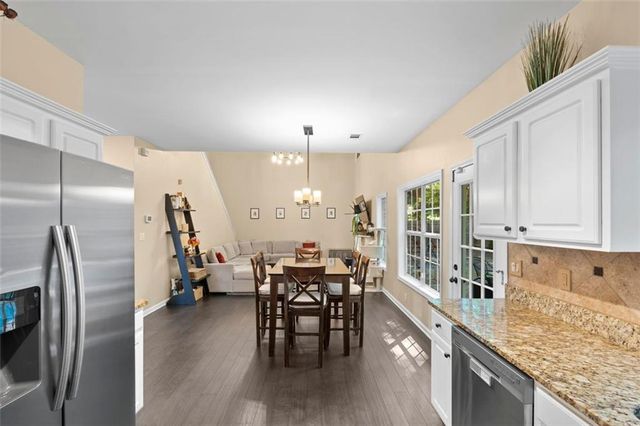 4405 RED ROCK Point, Suwanee, GA 30024
