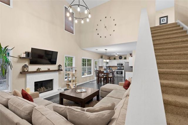 4405 RED ROCK Point, Suwanee, GA 30024