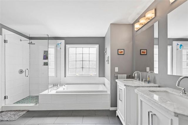 4405 RED ROCK Point, Suwanee, GA 30024