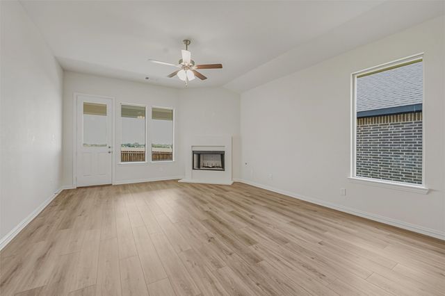 3524 Helena Street, Gainesville, TX 76240