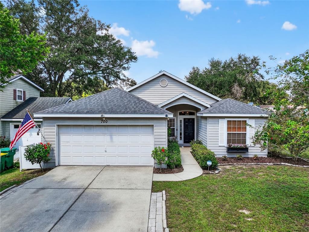 700 HARVARD COURT, Eustis, FL 32726