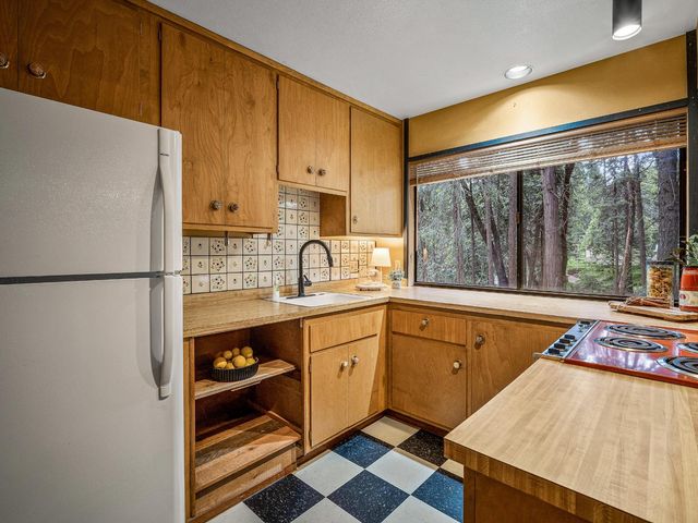 6758 Onyx Trl, Pollock Pines, CA 95726