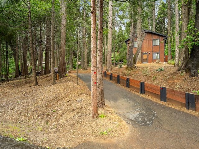 6758 Onyx Trl, Pollock Pines, CA 95726