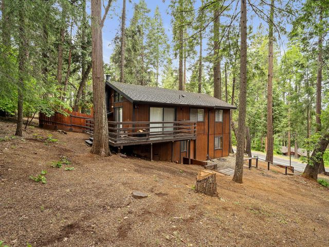 6758 Onyx Trl, Pollock Pines, CA 95726