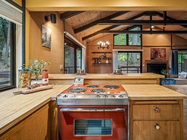 6758 Onyx Trl, Pollock Pines, CA 95726