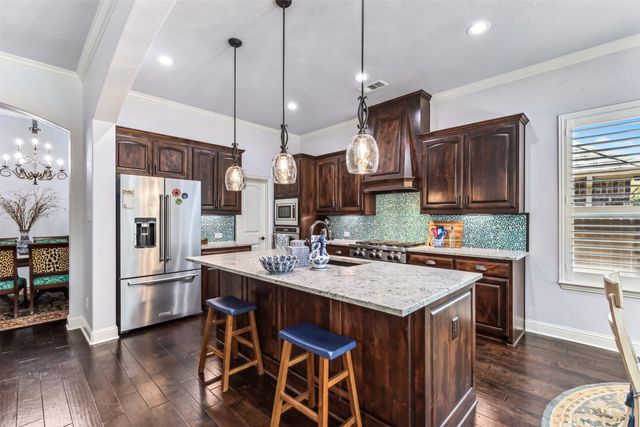 245 Prairie Oak Court, Burleson, TX 76028