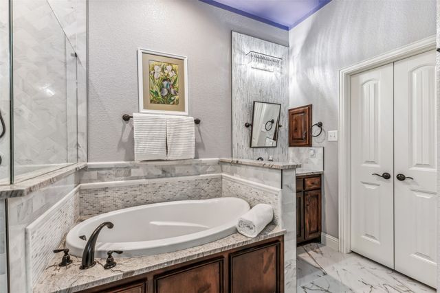 245 Prairie Oak Court, Burleson, TX 76028