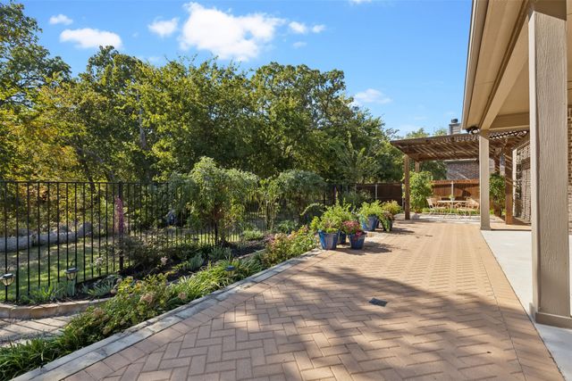 245 Prairie Oak Court, Burleson, TX 76028