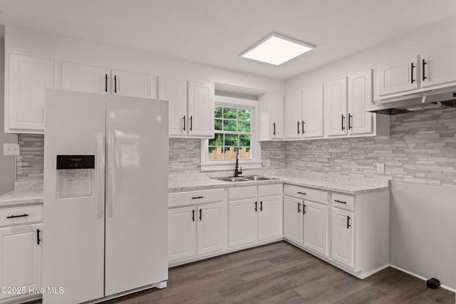 705 Bullard Street, Roseboro, NC 28382