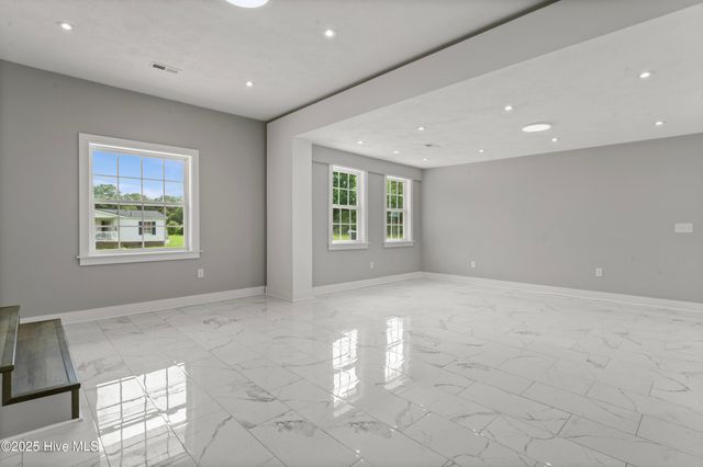 705 Bullard Street, Roseboro, NC 28382