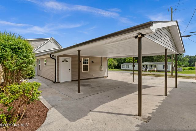 705 Bullard Street, Roseboro, NC 28382