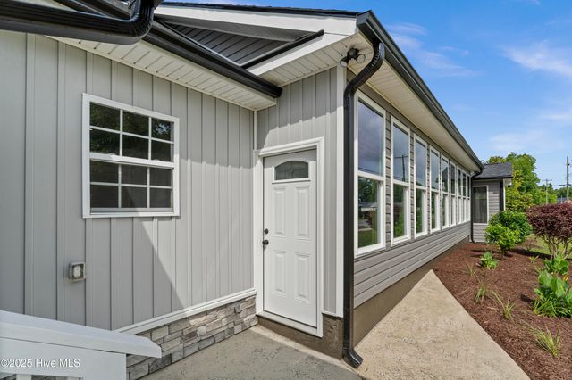 705 Bullard Street, Roseboro, NC 28382