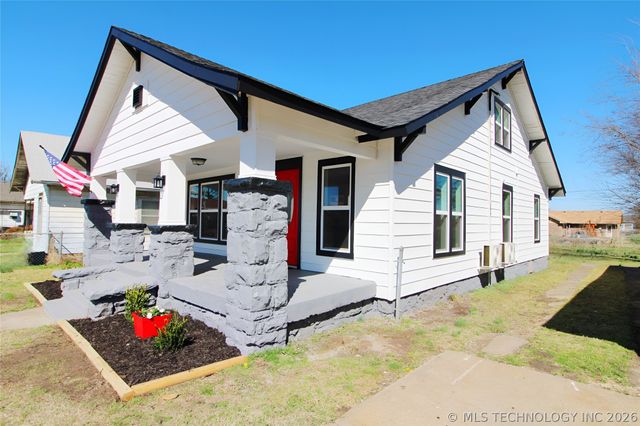 907 E 3rd Street, Okmulgee, OK 74447