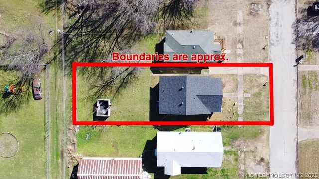 907 E 3rd Street, Okmulgee, OK 74447