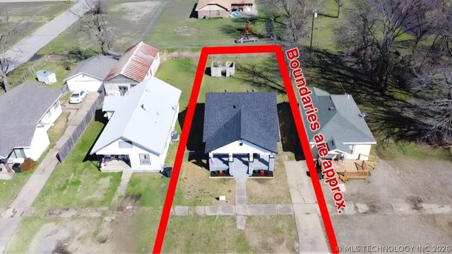 907 E 3rd Street, Okmulgee, OK 74447