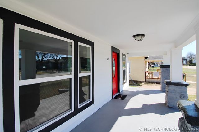 907 E 3rd Street, Okmulgee, OK 74447