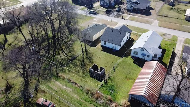 907 E 3rd Street, Okmulgee, OK 74447