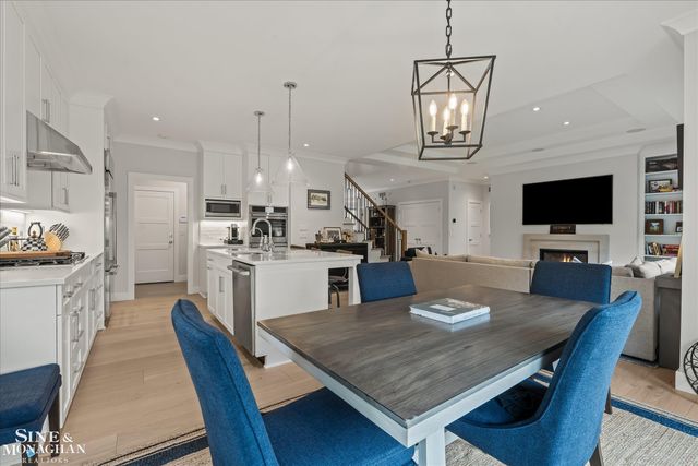 361 Moselle Place, Grosse Pointe Farms, MI 48236