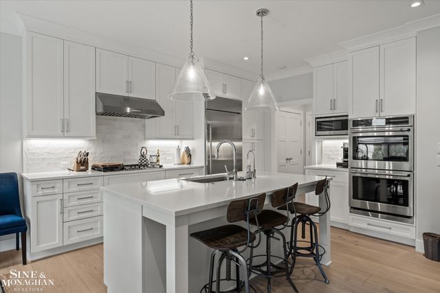 361 Moselle Place, Grosse Pointe Farms, MI 48236
