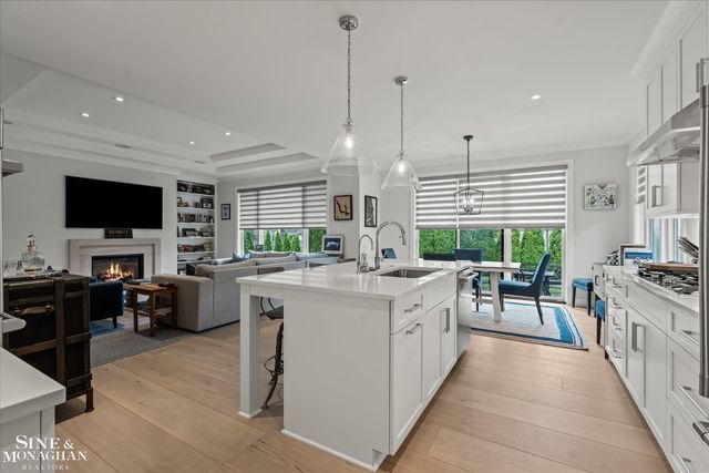 361 Moselle Place, Grosse Pointe Farms, MI 48236