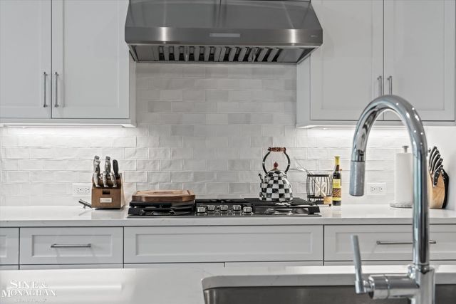 361 Moselle Place, Grosse Pointe Farms, MI 48236