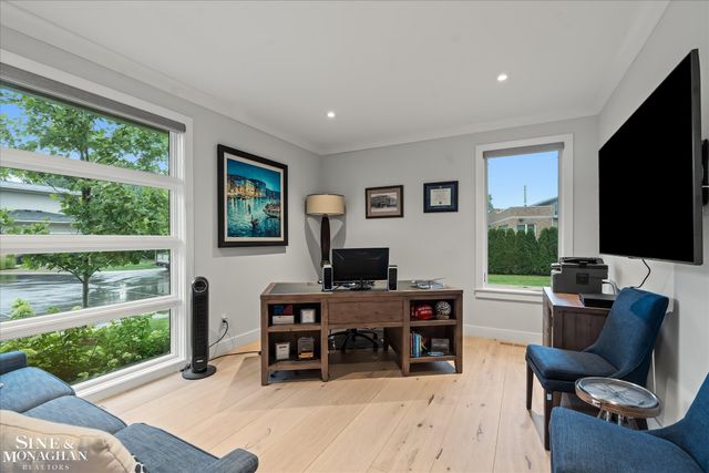 361 Moselle Place, Grosse Pointe Farms, MI 48236