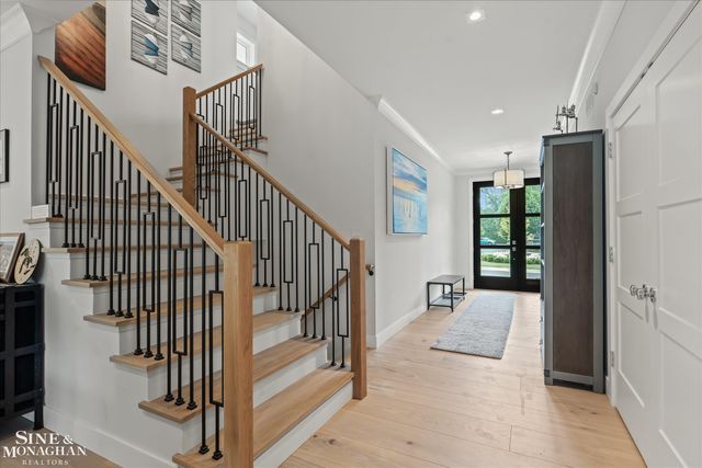 361 Moselle Place, Grosse Pointe Farms, MI 48236
