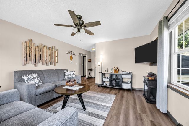 731 Main Street, Fairfax, IA 52228